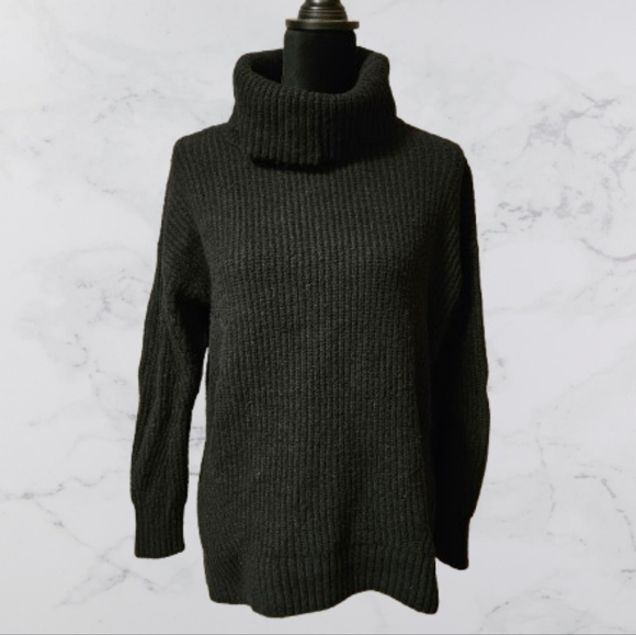 Old Navy Sweaters - Old Navy medium women's black cowl neck sweater